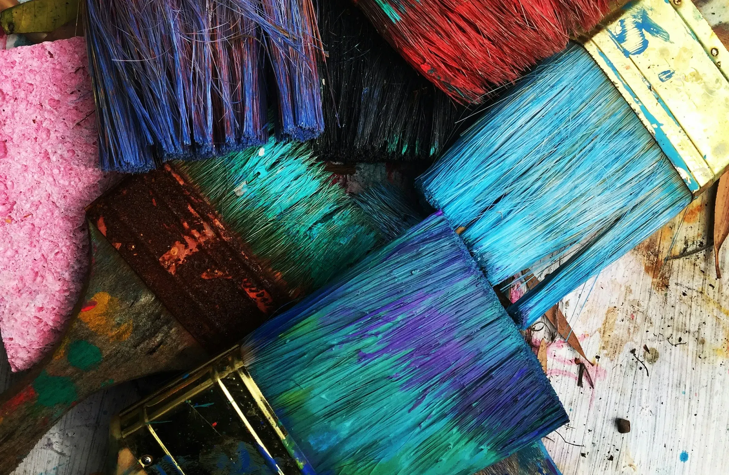 assorted-color paintbrushes